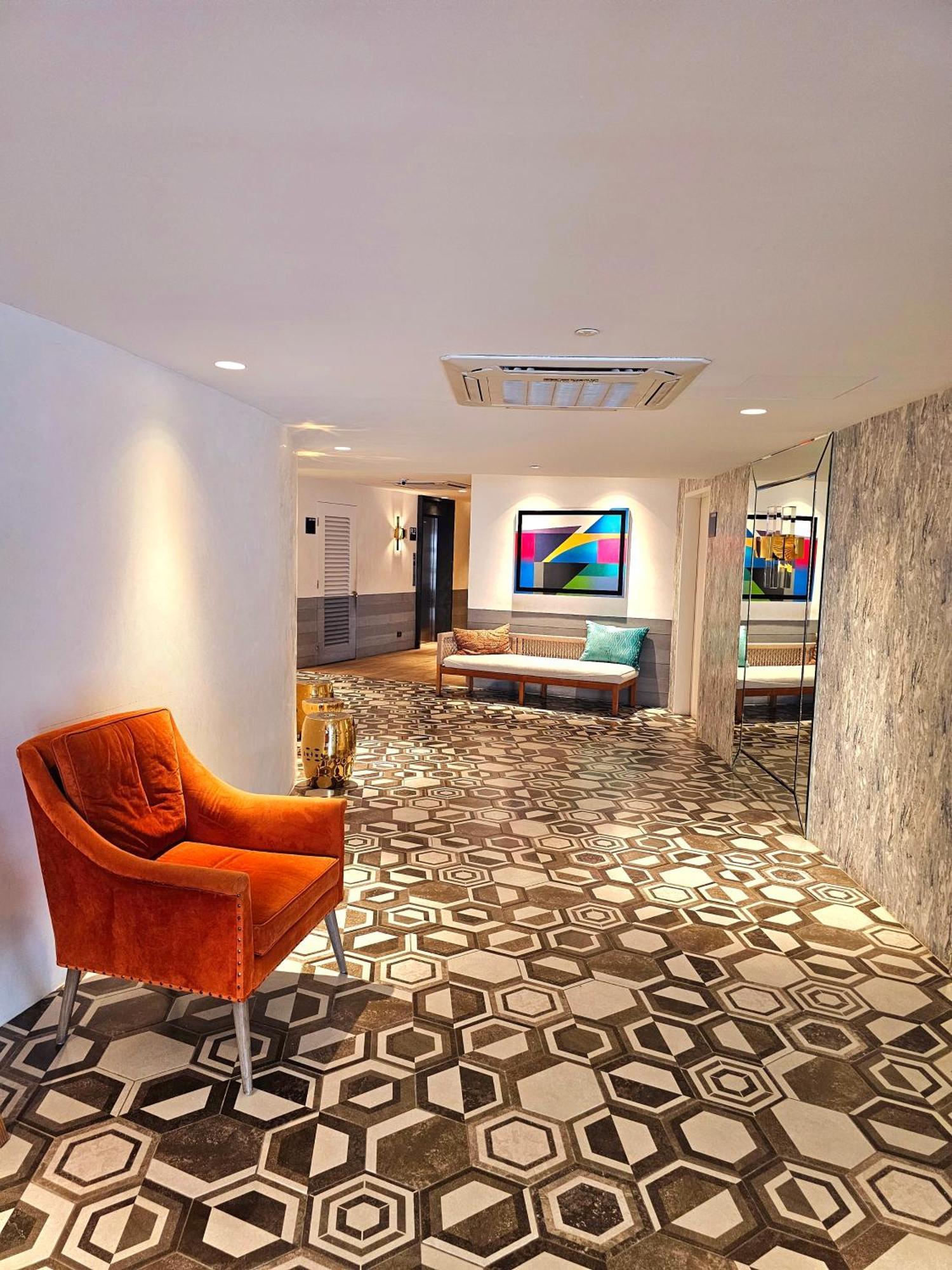 Acellyne'S Suites At The Residences At Commonwealth By Century Quezon City Exterior foto