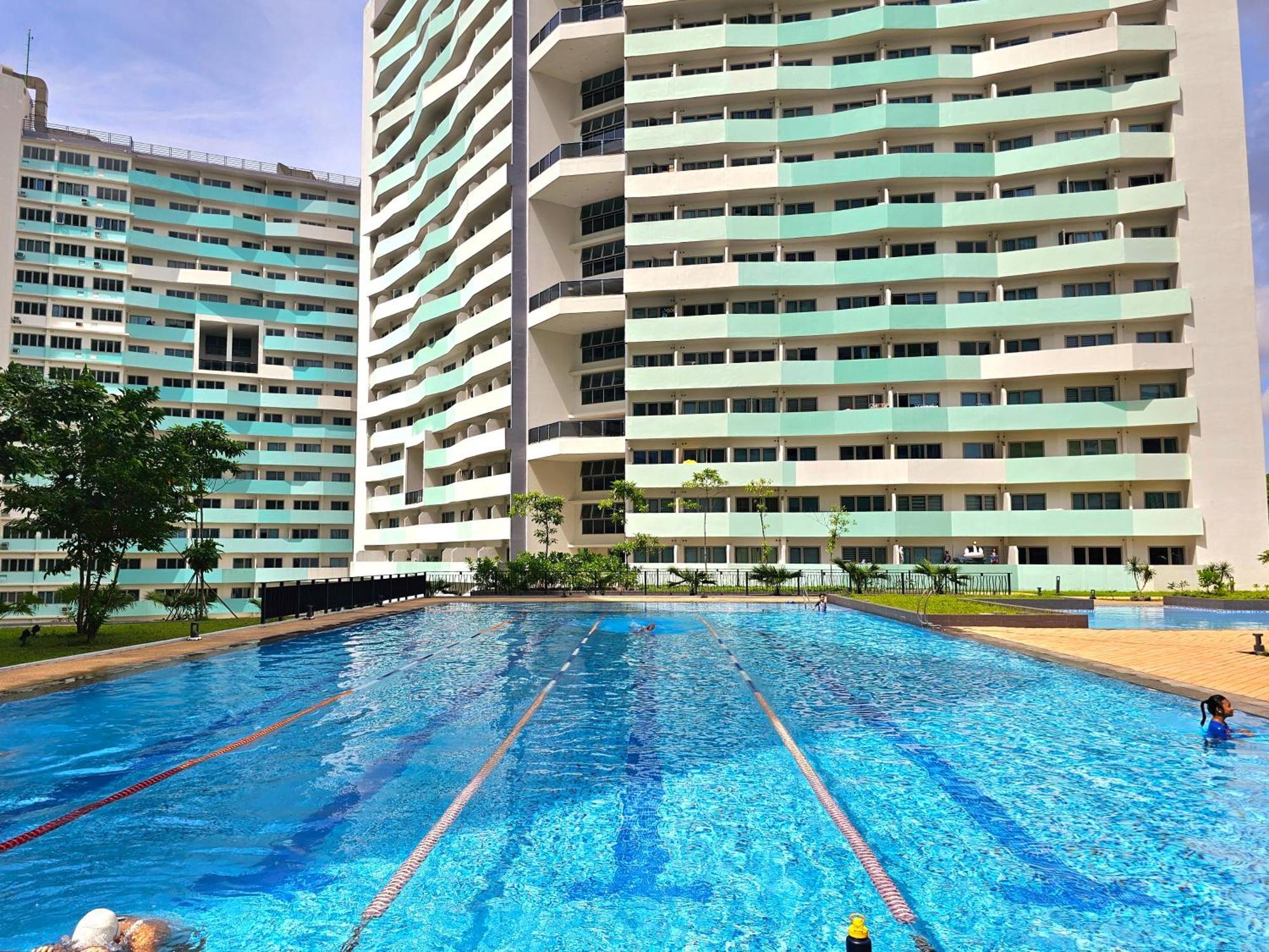 Acellyne'S Suites At The Residences At Commonwealth By Century Quezon City Exterior foto