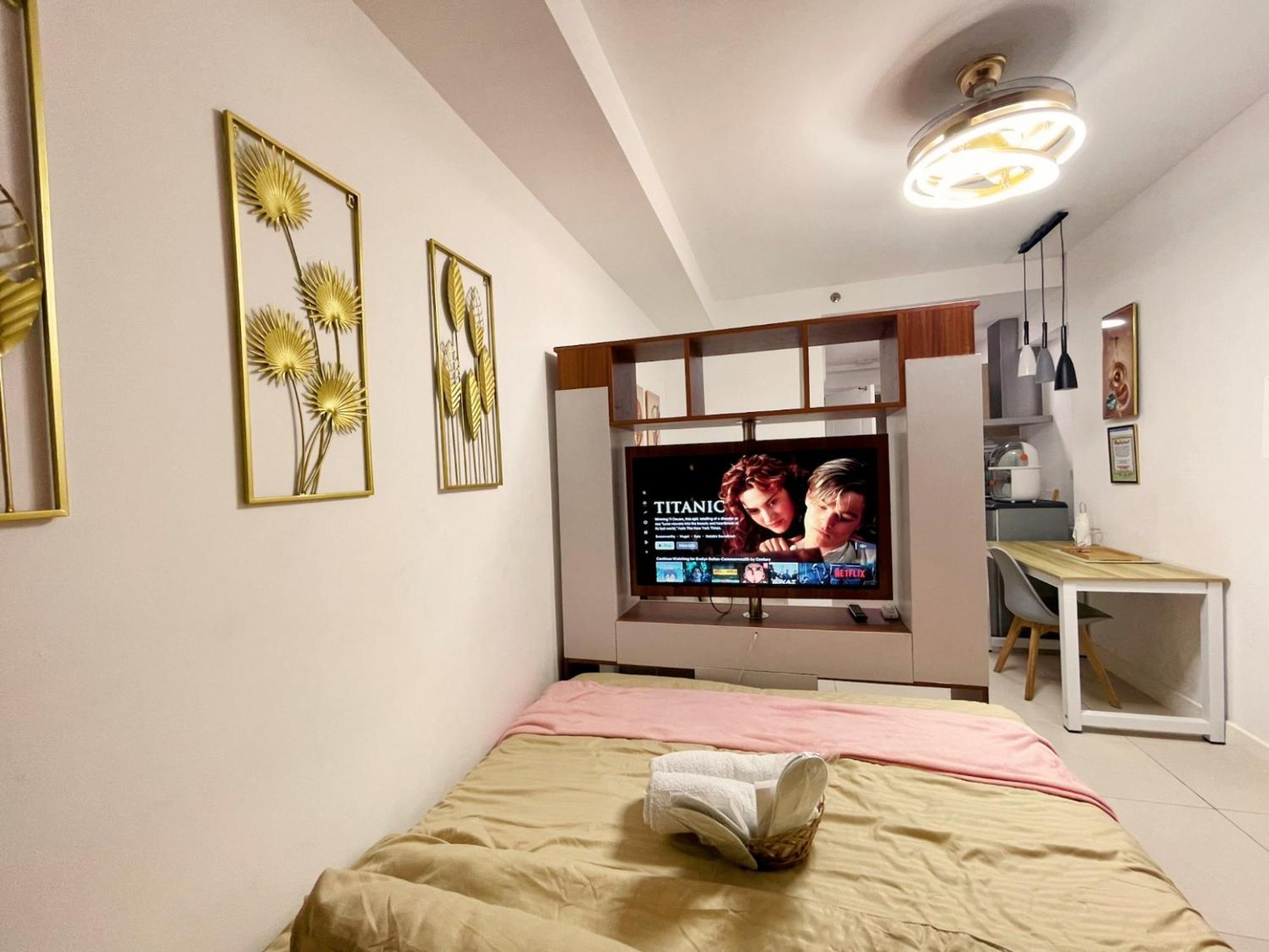 Acellyne'S Suites At The Residences At Commonwealth By Century Quezon City Zimmer foto