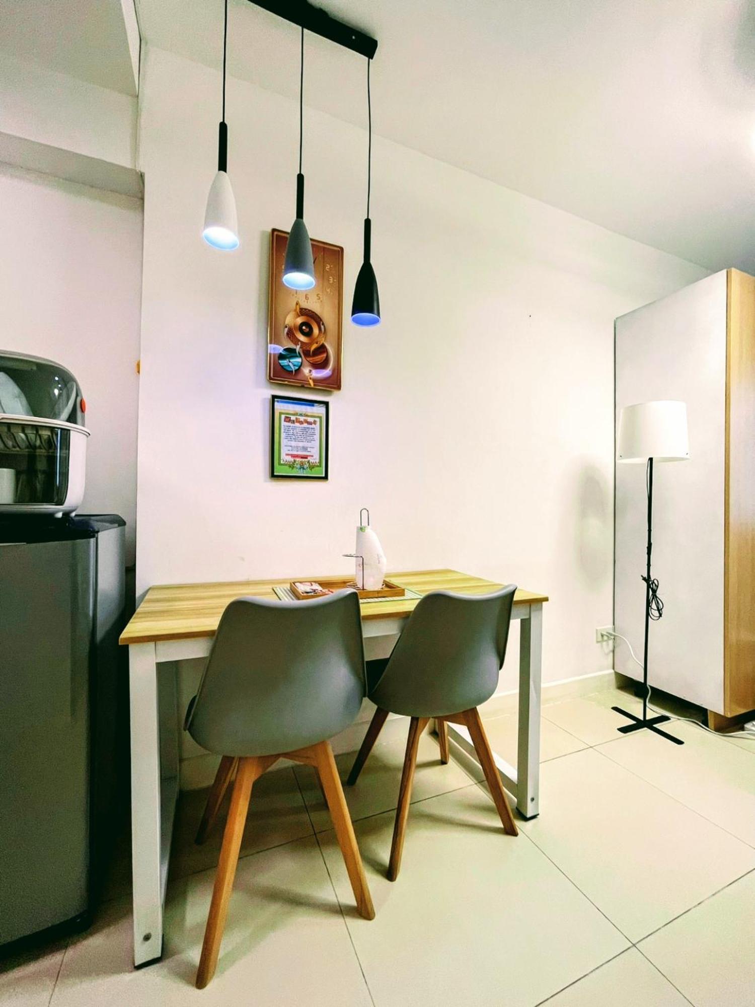 Acellyne'S Suites At The Residences At Commonwealth By Century Quezon City Zimmer foto