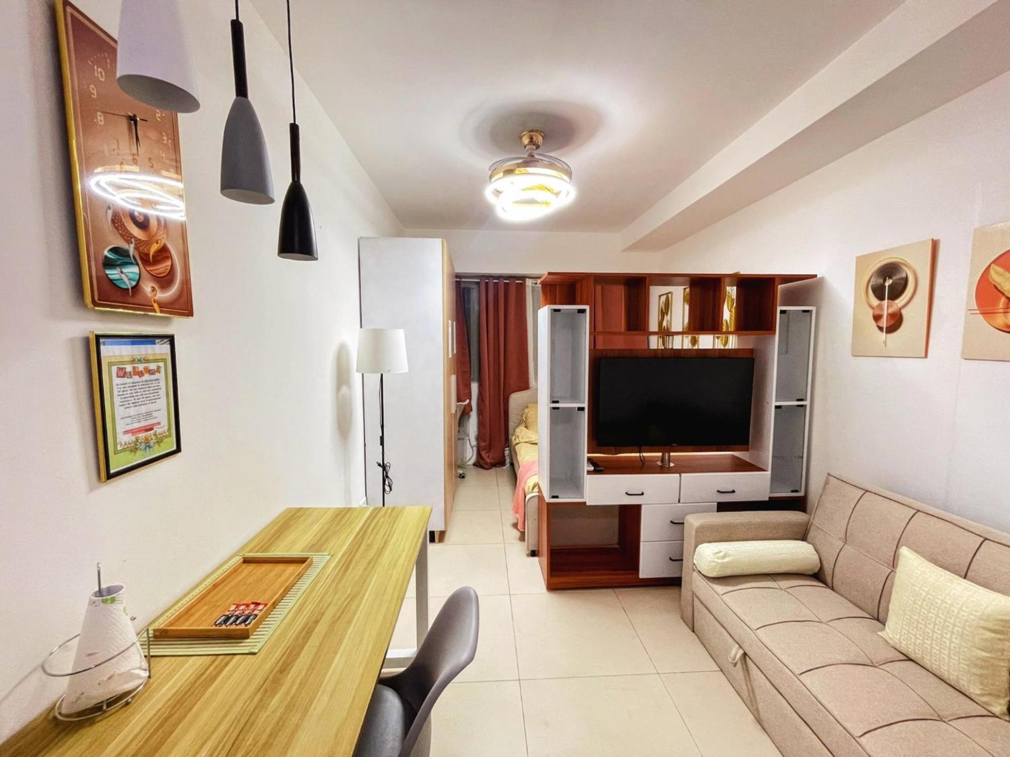 Acellyne'S Suites At The Residences At Commonwealth By Century Quezon City Zimmer foto